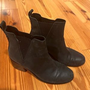 Toms Boots Women’s Size 8.5 Esme Casual Chelsea Ankle Bootie Black Leather Heels
